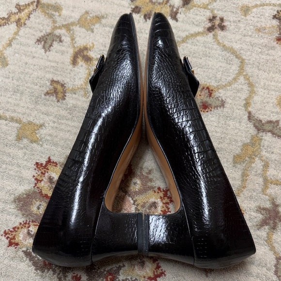 Salvatore Ferragamo Black Crocodile Pattern Loafers with Gold Buckle - Picture 6 of 10